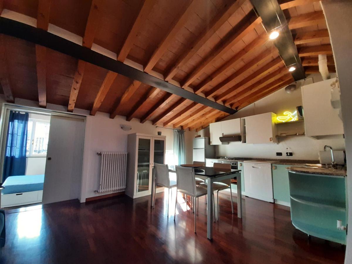 Appartamento sui tetti di Parma Esterno foto