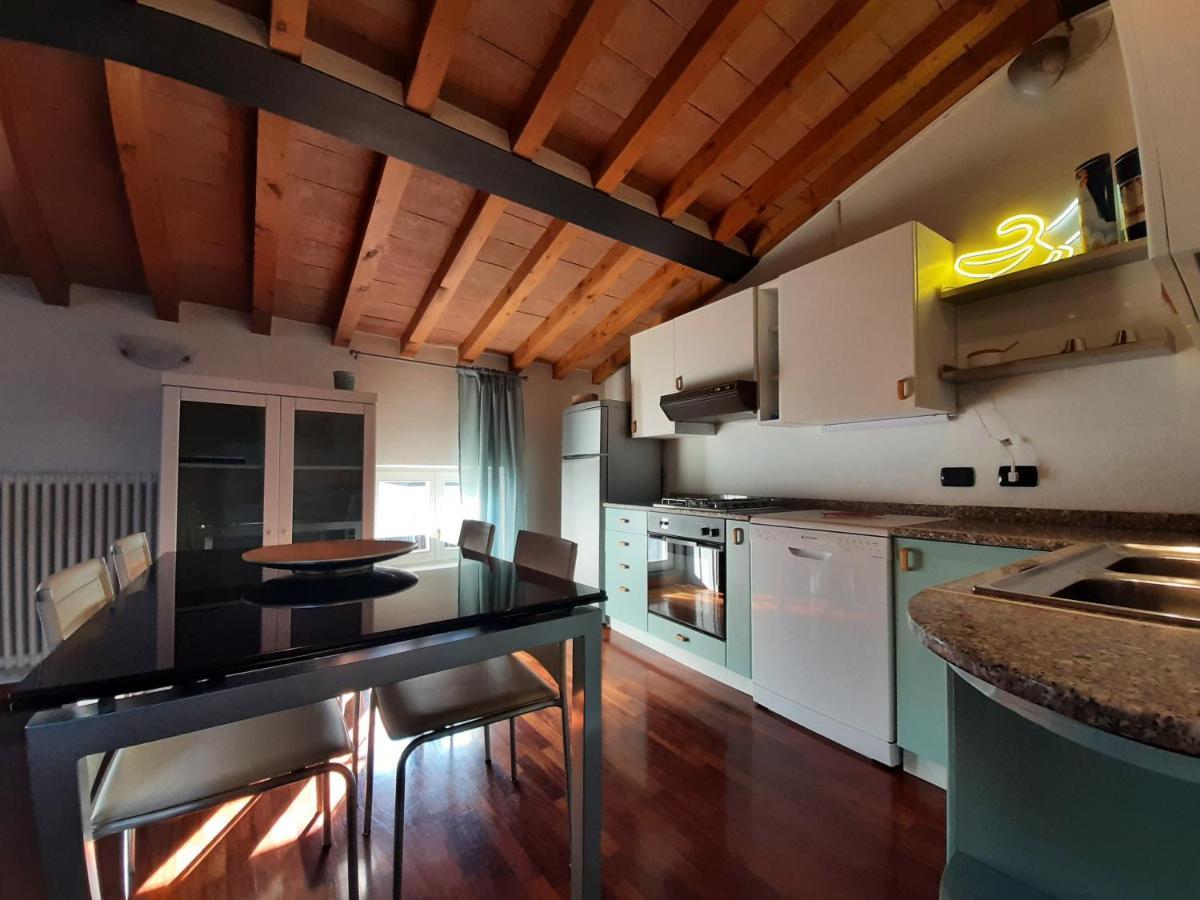 Appartamento sui tetti di Parma Esterno foto